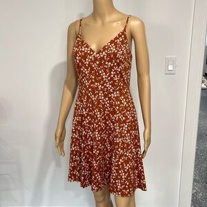 Sleeveless, criss cross open back design dress